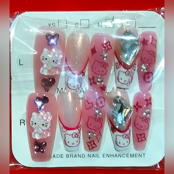 Hello Kitty Nails - Picture 4 of 6